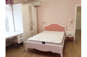 Двуспальная кровать Авиньон MUR-111-01/1 с каретной стяжкой