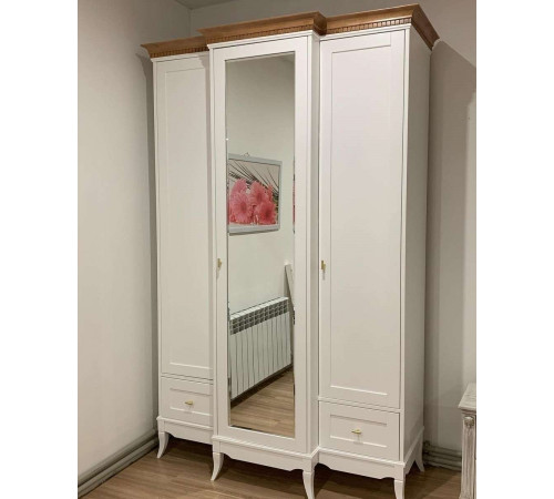 Трехстворчатый шкаф для одежды Римини MUR-118-03 с зеркалом